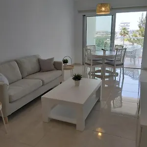 https://dinglis-residences.protaras-cy-hotels.com