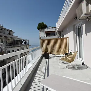 https://magnifique-luxury-suites.hotels-of-thessaloniki.com